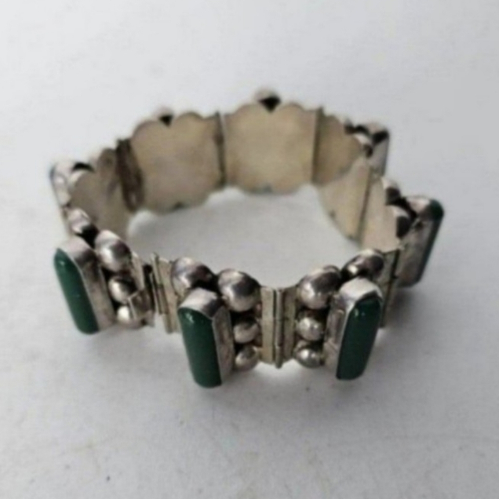 Vintage Green Onyx Hinged Bracelet, Vintage Silver and Green‎ Beaded Bracelet